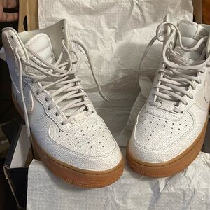Nike Air Force 1 High SE – Women’s 10.5